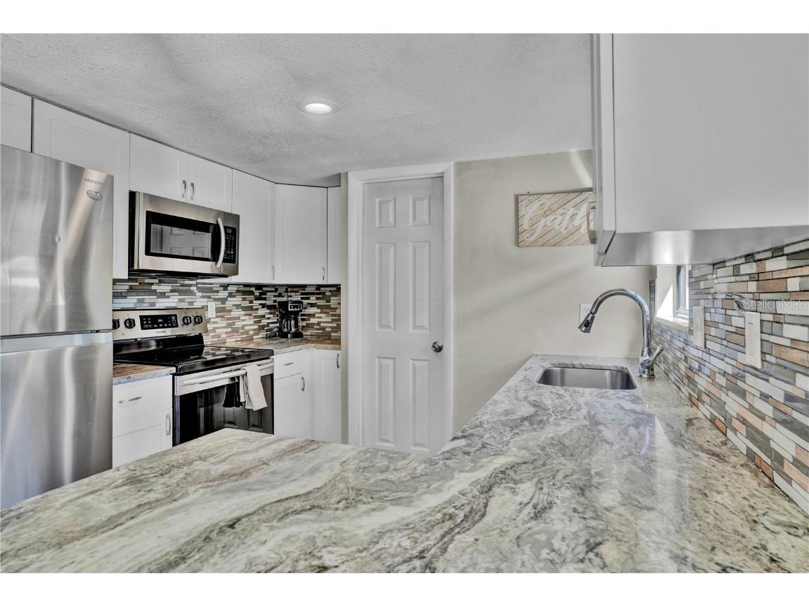 4021 Olive Avenue Sarasota FL 34231 A4670598 image17