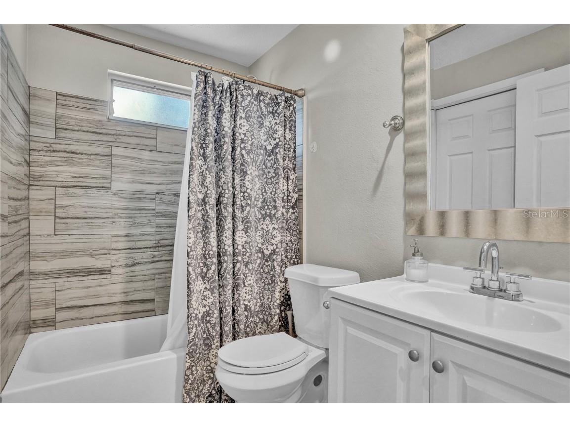 4021 Olive Avenue Sarasota FL 34231 A4670598 image25