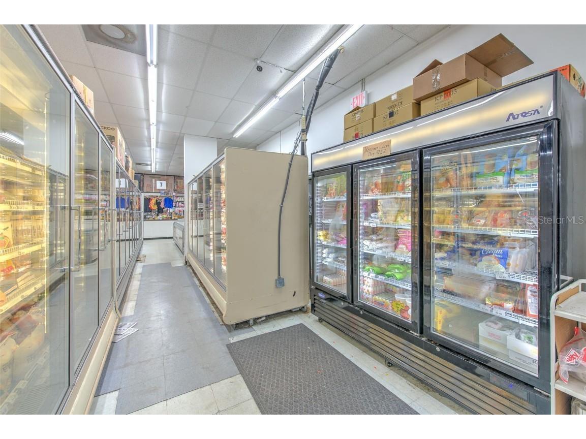 4021 W Hillsborough Avenue Tampa FL 33614 TB8325971 image13