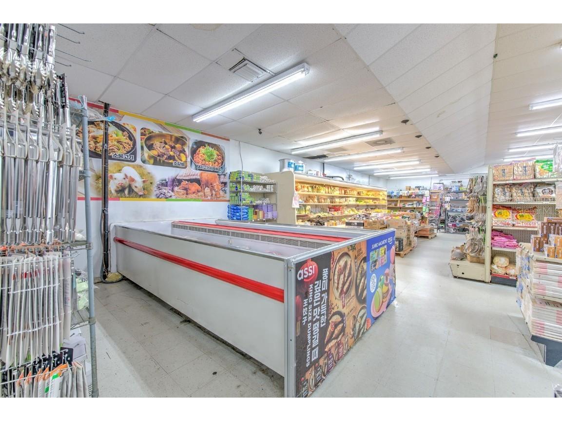 4021 W Hillsborough Avenue Tampa FL 33614 TB8325971 image17