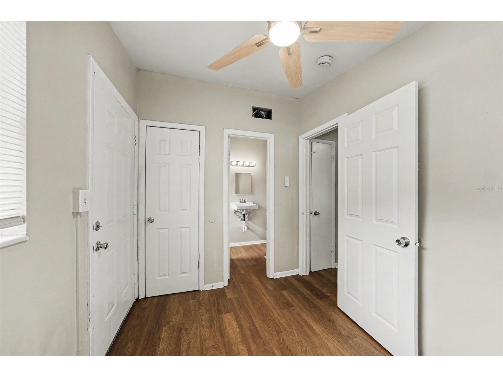 4022 E Henry Avenue Tampa FL 33610 TB8525795 image22