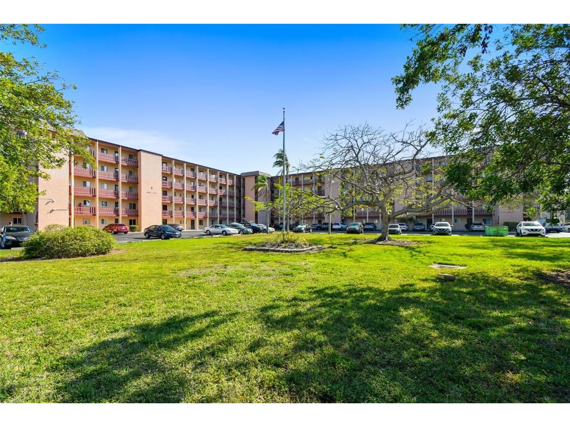 4023 Lake Bayshore Dr #C112 Bradenton FL 34205 - LAKE BAYSHORE A4562893 image1