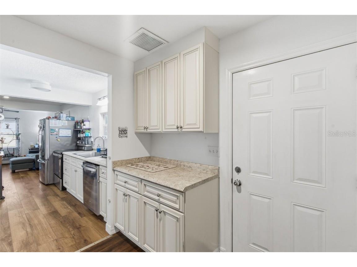 4024 43rd Avenue N Saint Petersburg FL 33714 TB8451843 image15