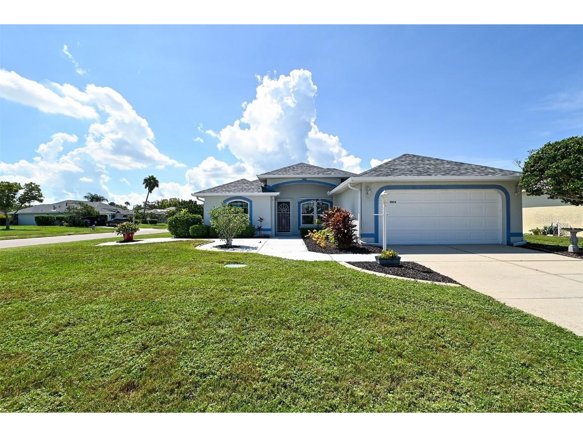 4024 73rd Terrace E Sarasota FL 34243 A4579249 image1
