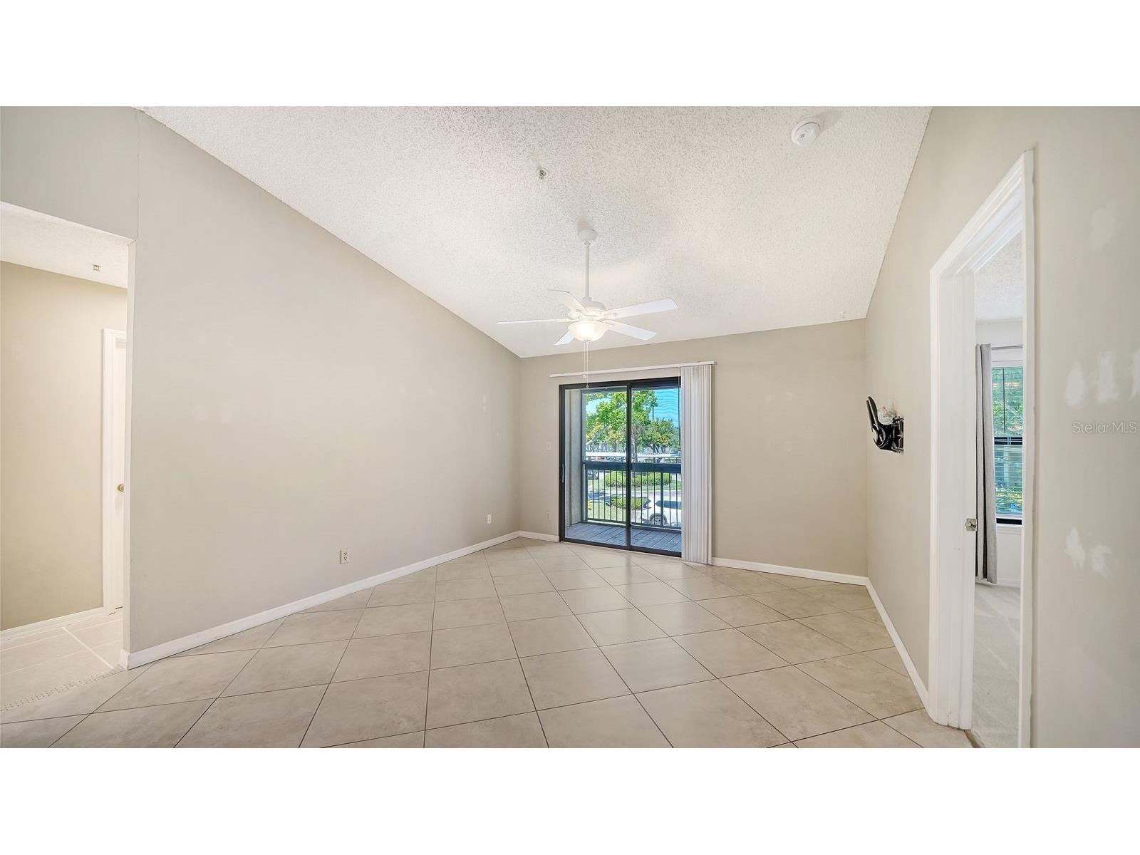 4024 Crockers Lake Boulevard #27 Sarasota FL 34238 A4698382 image10