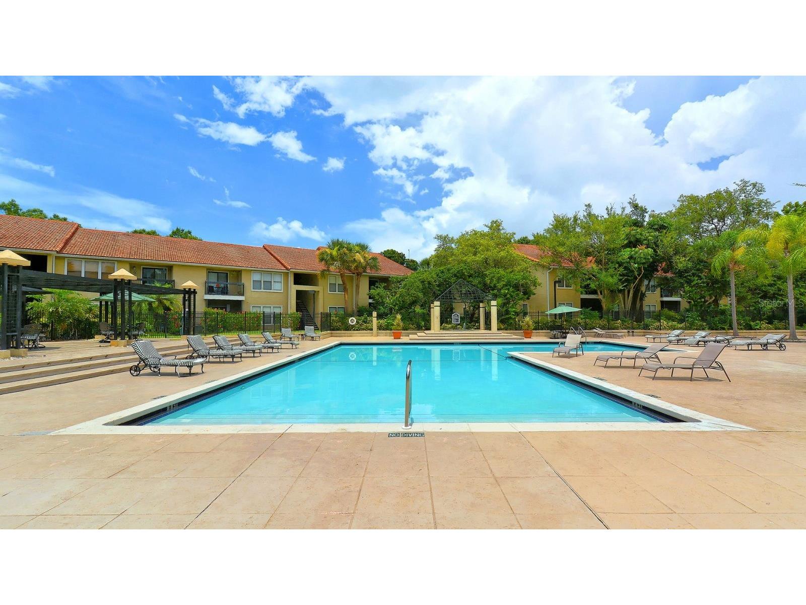 4024 Crockers Lake Boulevard #27 Sarasota FL 34238 A4698382 image23