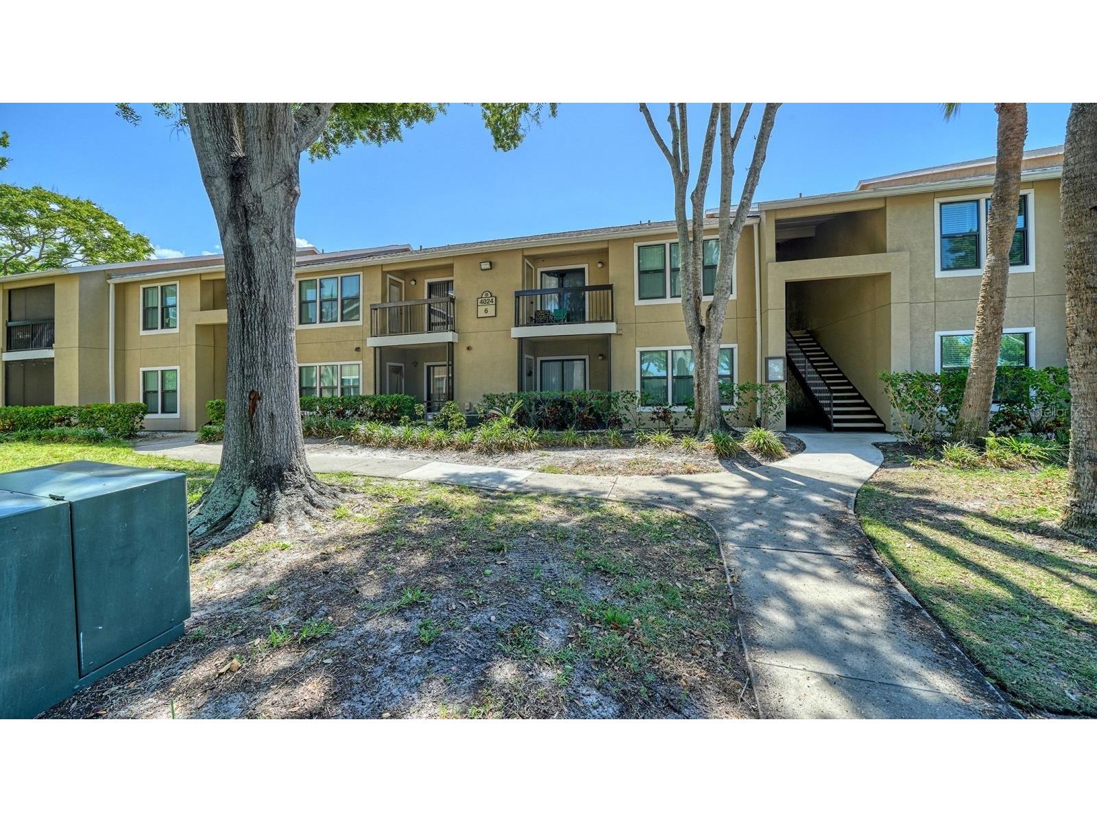 4024 Crockers Lake Boulevard #27 Sarasota FL 34238 A4698382 image3