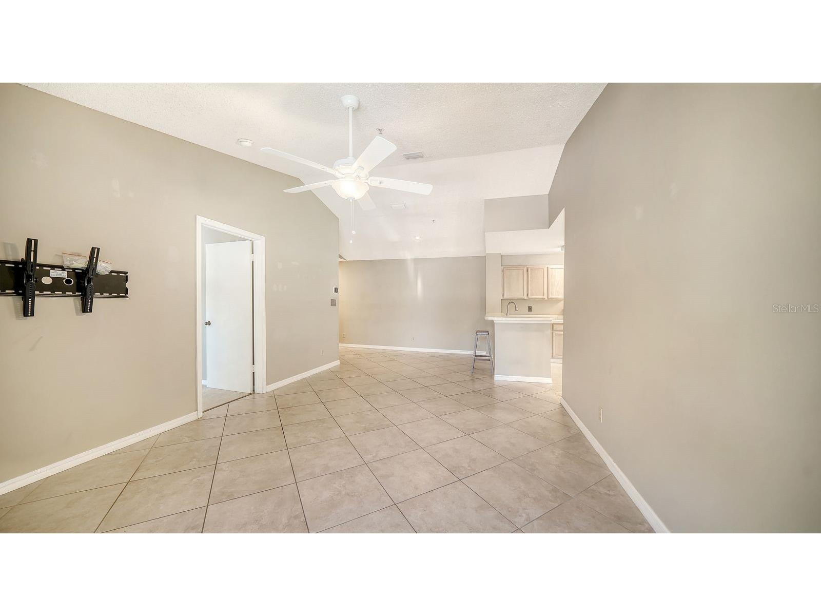 4024 Crockers Lake Boulevard #27 Sarasota FL 34238 A4698382 image7