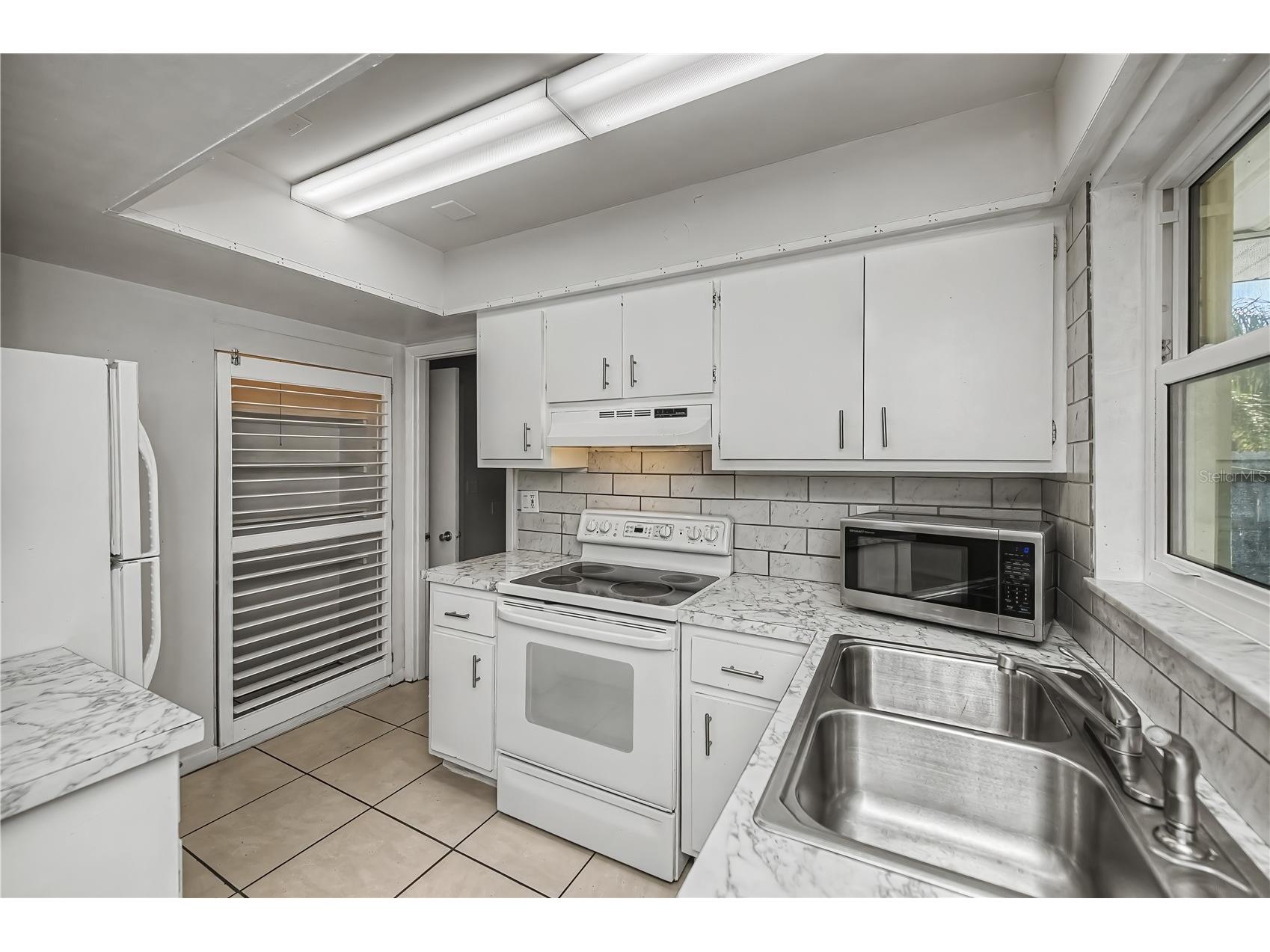 4025 Yucatan Circle Port Charlotte FL 33948 C7520104 image16