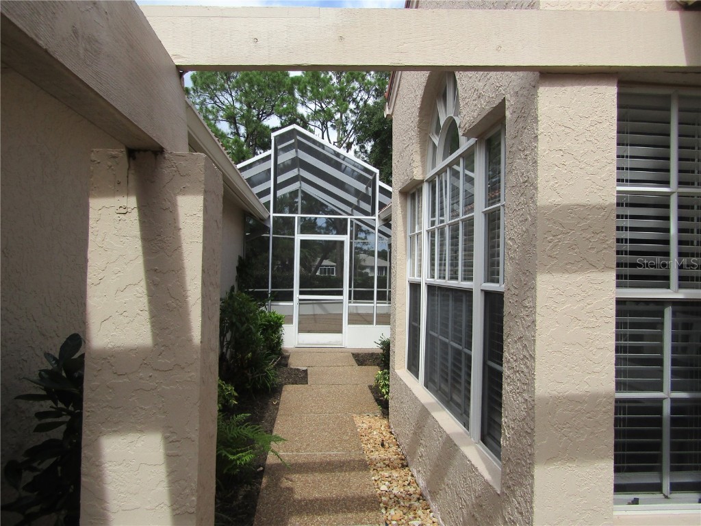 4026 Lyndhurst Court #13 Sarasota FL 34235 A4623122 image6