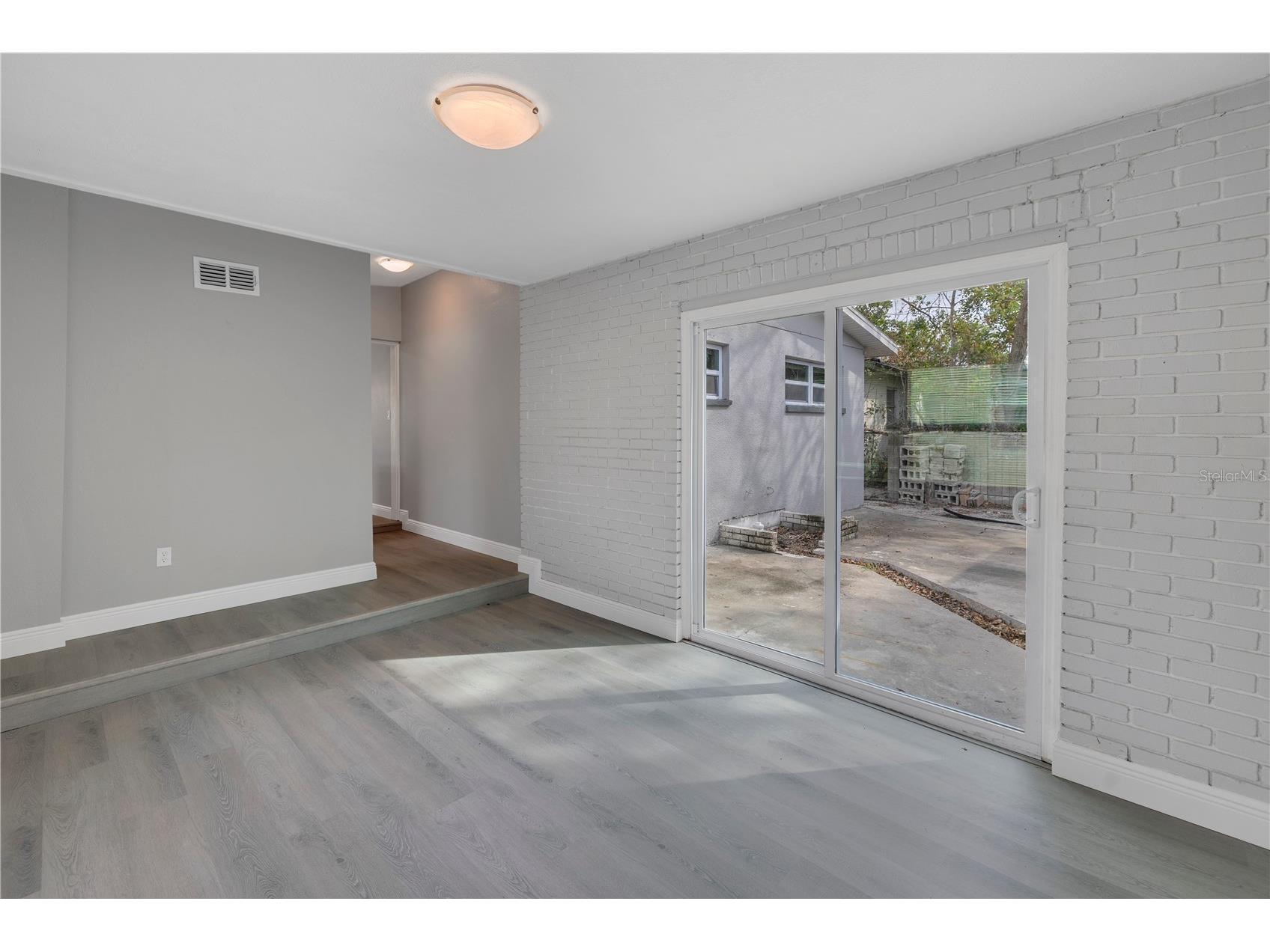 4027 7th Street S Saint Petersburg FL 33705 TB8487746 image17