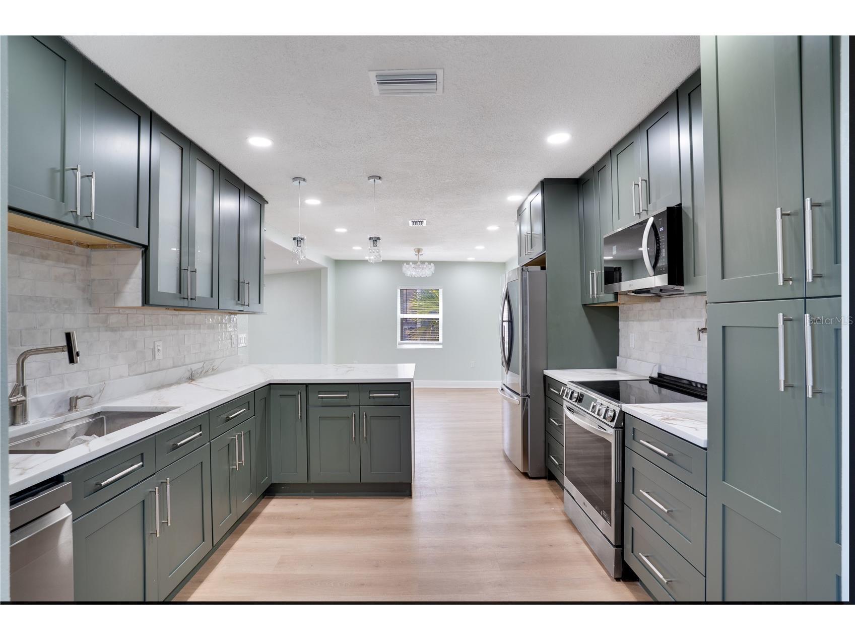 4029 13th Avenue S Saint Petersburg FL 33711 TB8501899 image9