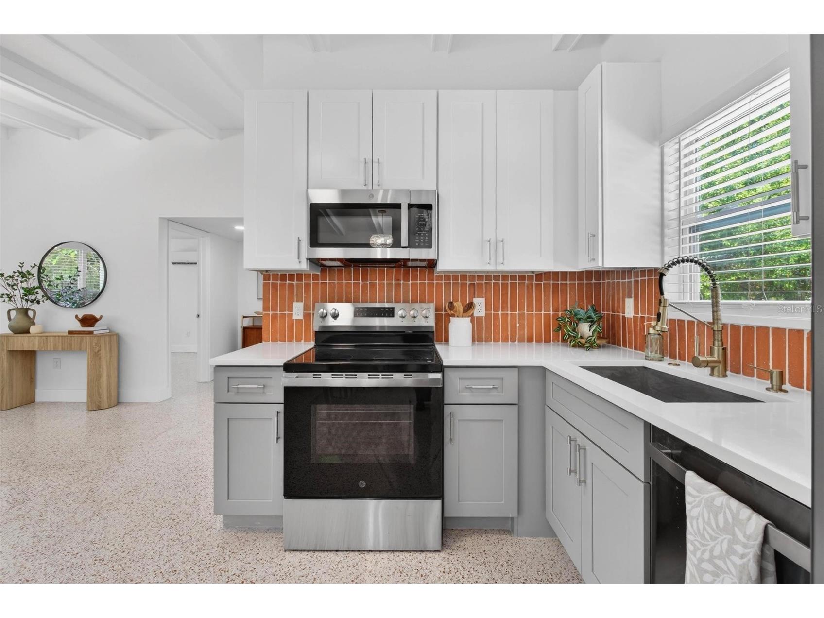 4029 3rd Avenue S Saint Petersburg FL 33711 TB8503393 image13