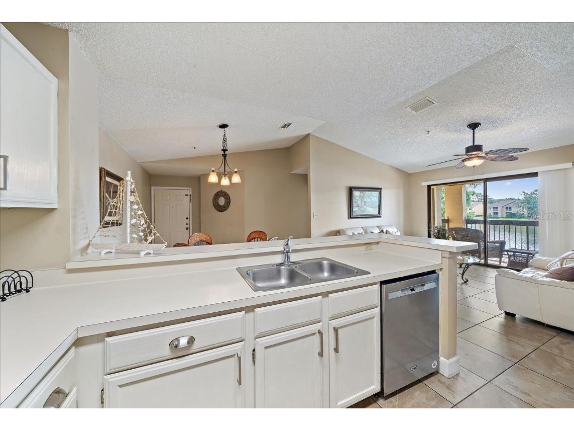 4029 Crockers Lake Boulevard #24-BLDG 18 Sarasota FL 34238 A4656558 image17