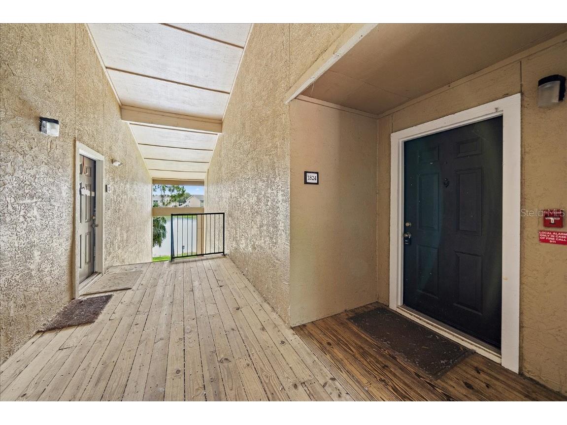 4029 Crockers Lake Boulevard #24-BLDG 18 Sarasota FL 34238 A4656558 image2