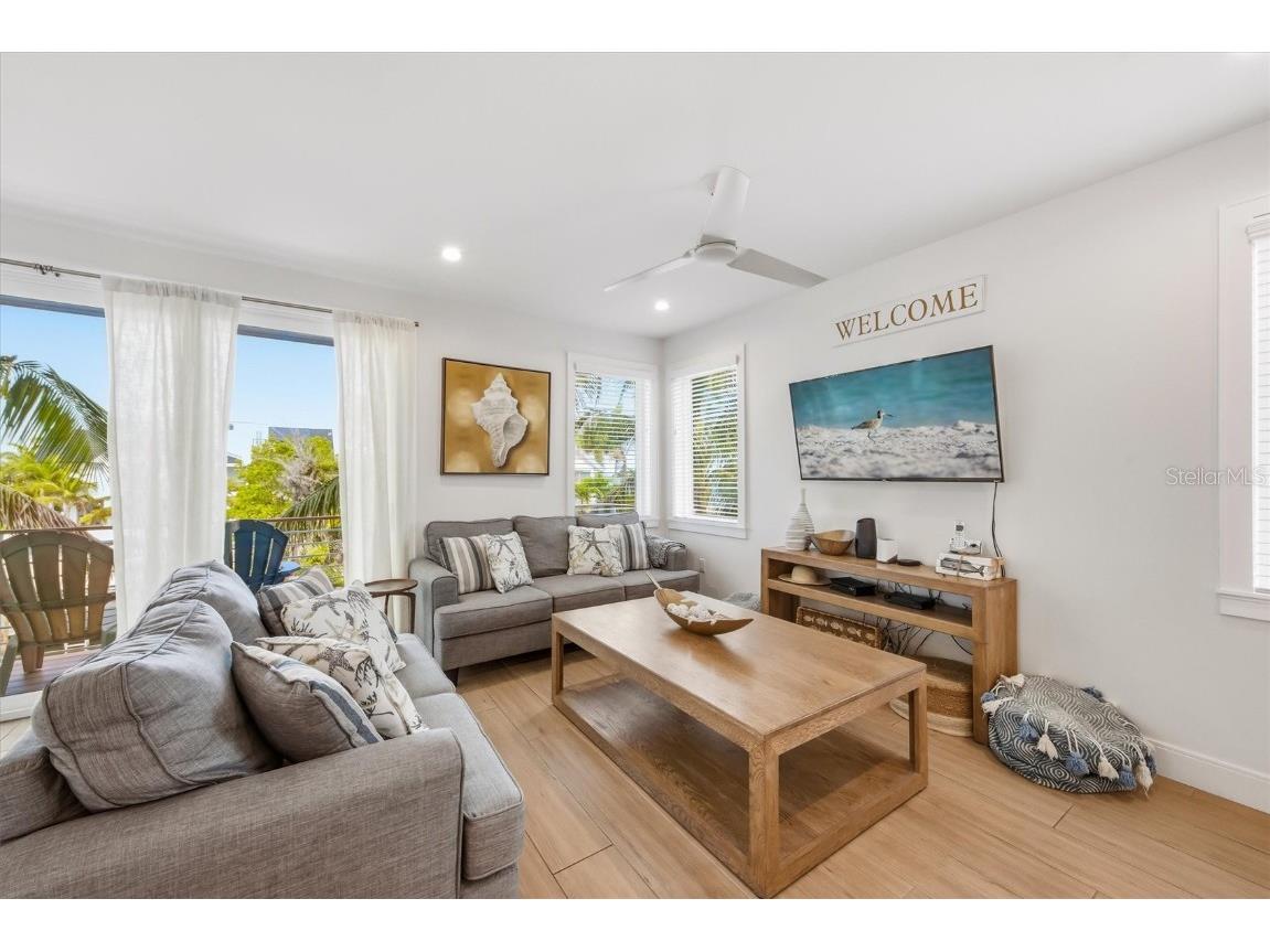 403 20th Place N Bradenton Beach FL 34217 A4673163 image17