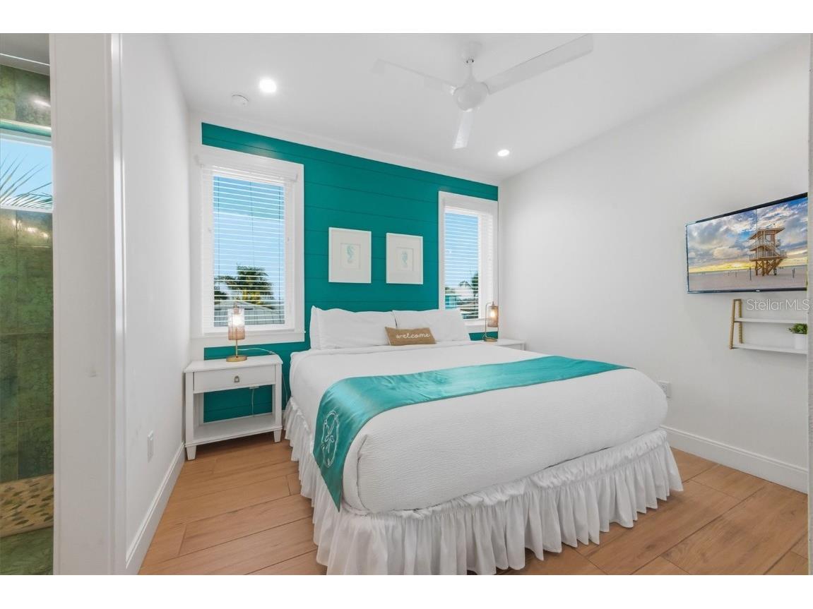 403 20th Place N Bradenton Beach FL 34217 A4673163 image29