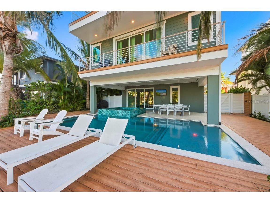 403 20th Place N Bradenton Beach FL 34217 A4673163 image3