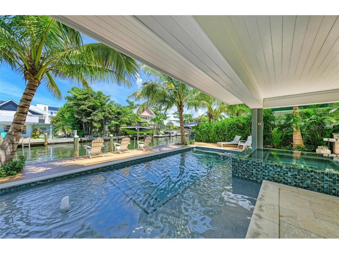 403 20th Place N Bradenton Beach FL 34217 A4673163 image4