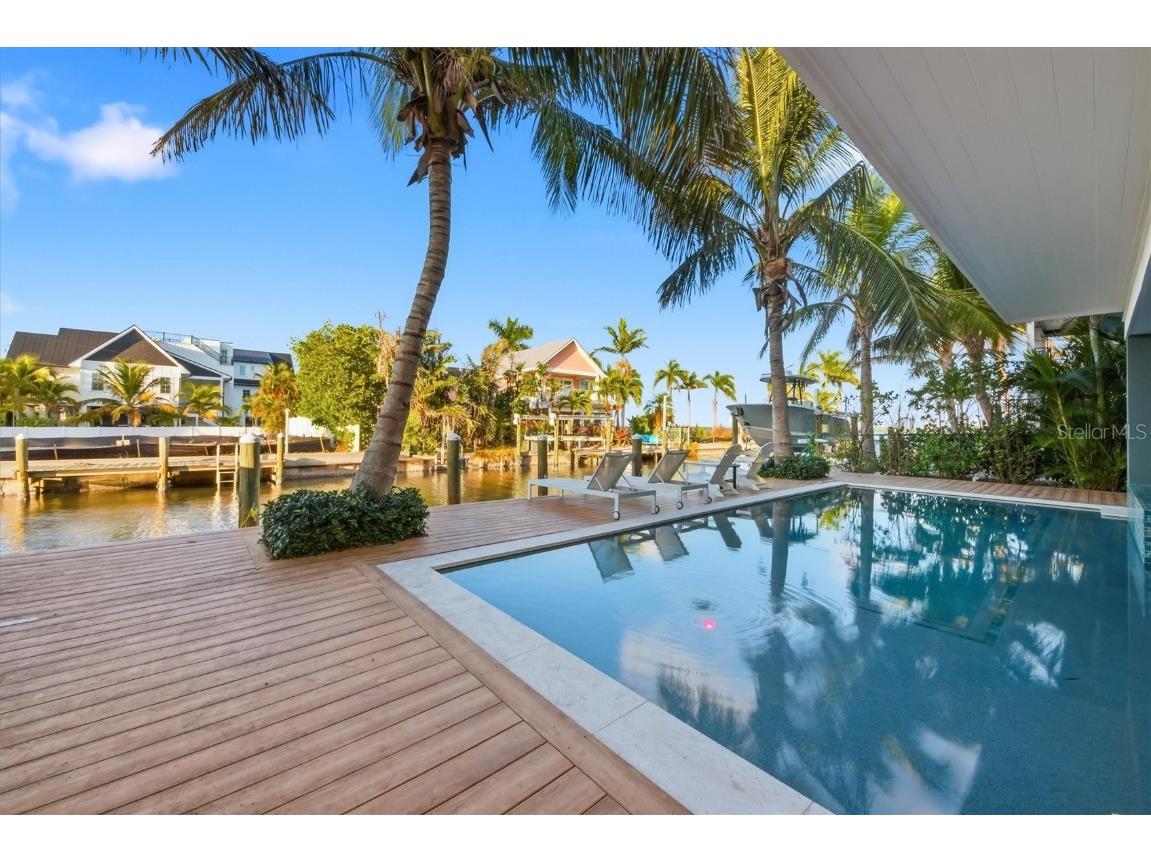 403 20th Place N Bradenton Beach FL 34217 A4673163 image40