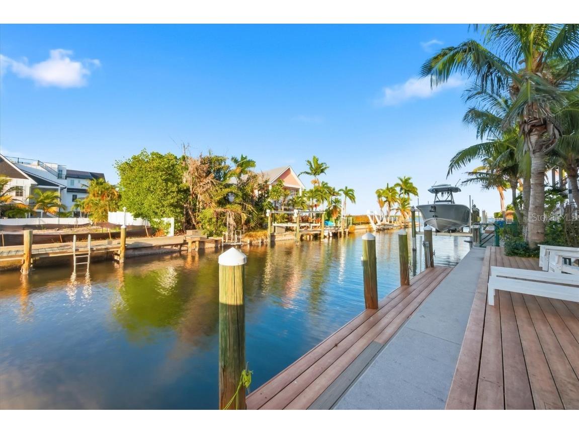 403 20th Place N Bradenton Beach FL 34217 A4673163 image5