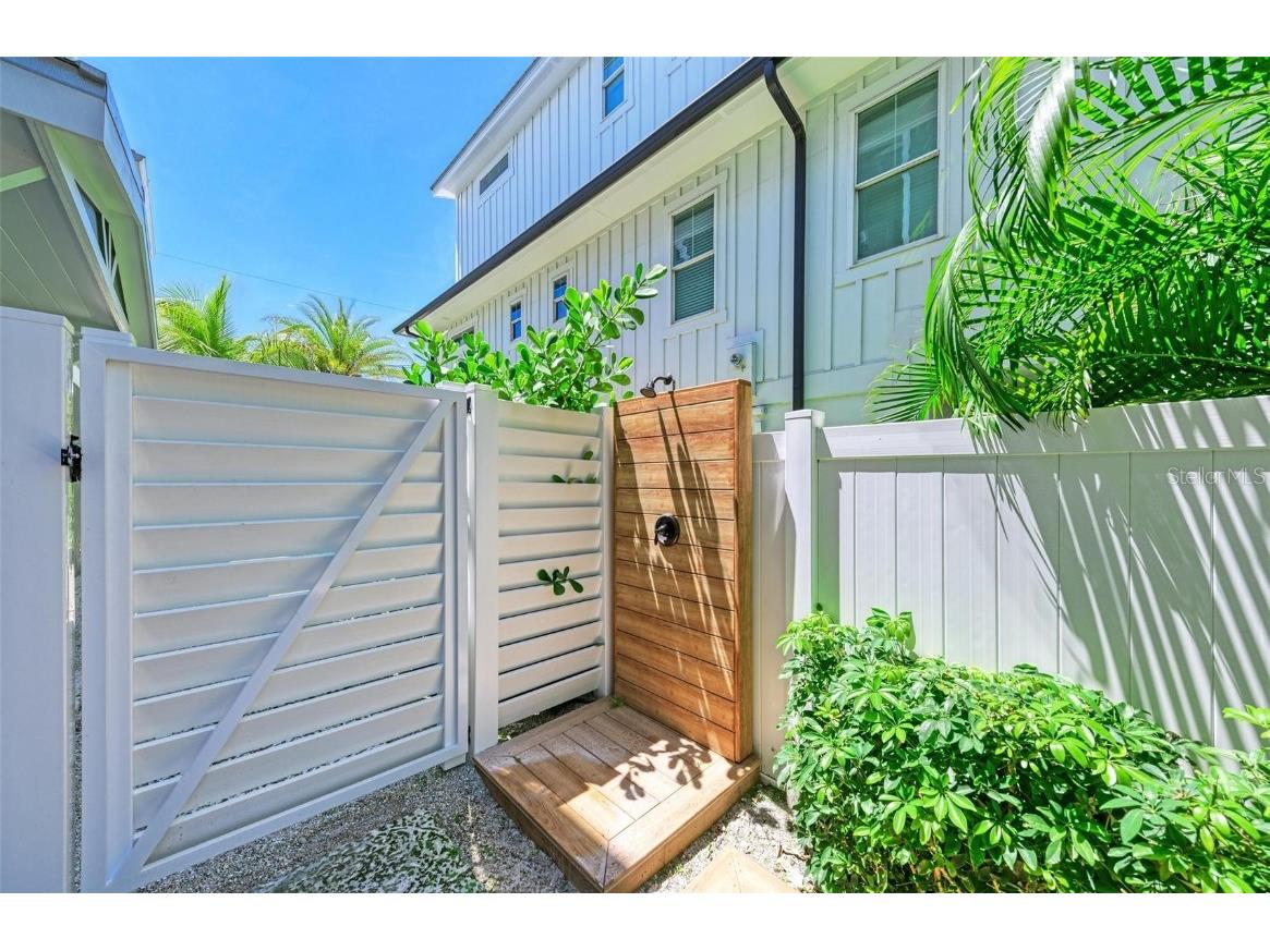 403 20th Place N Bradenton Beach FL 34217 A4673163 image77