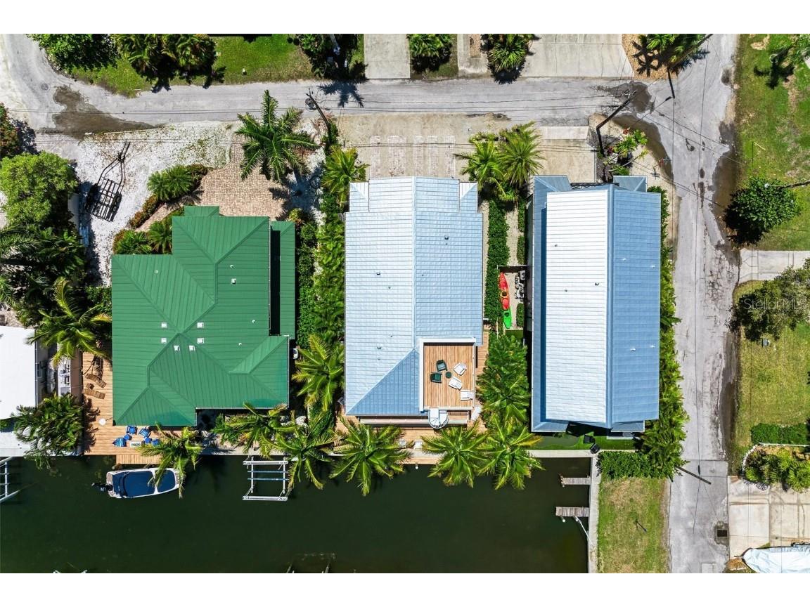 403 20th Place N Bradenton Beach FL 34217 A4673163 image8