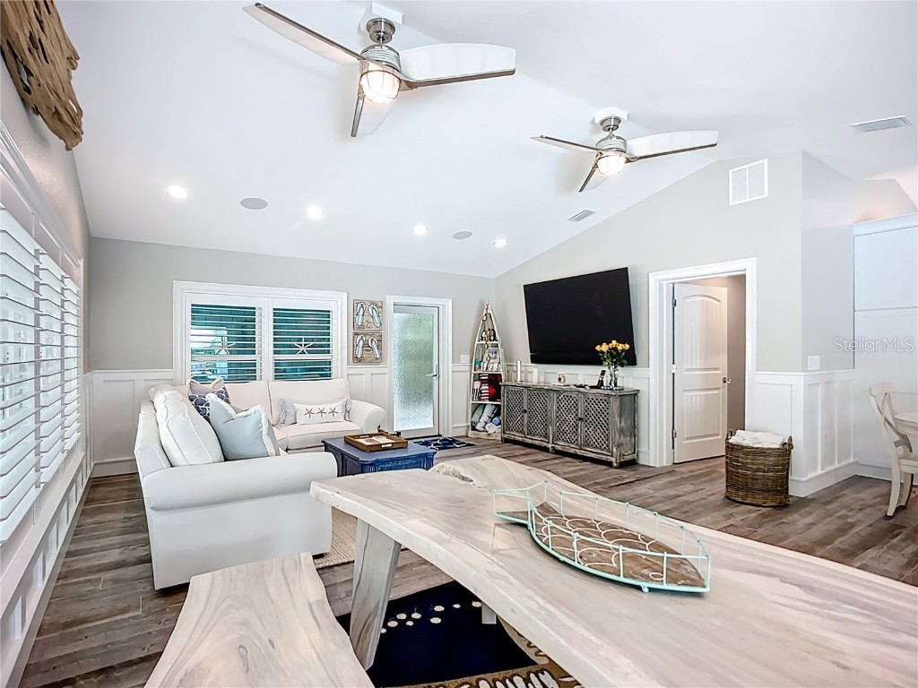 403 75th Street Holmes Beach FL 34217 A4650766 image45