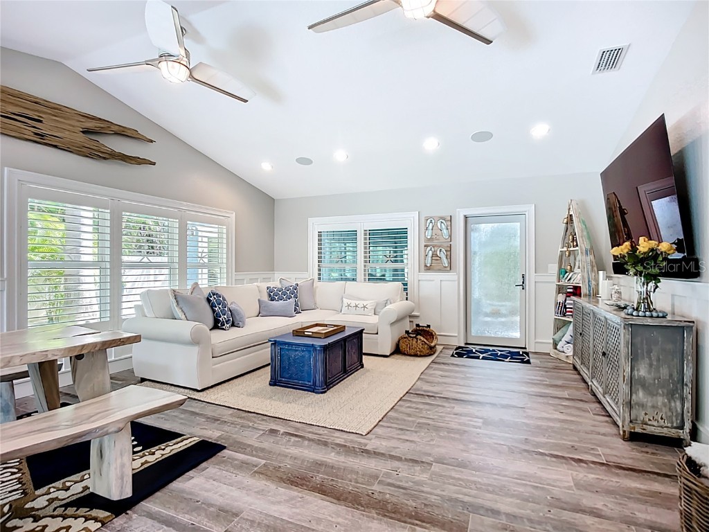 403 75th Street Holmes Beach FL 34217 A4650766 image46