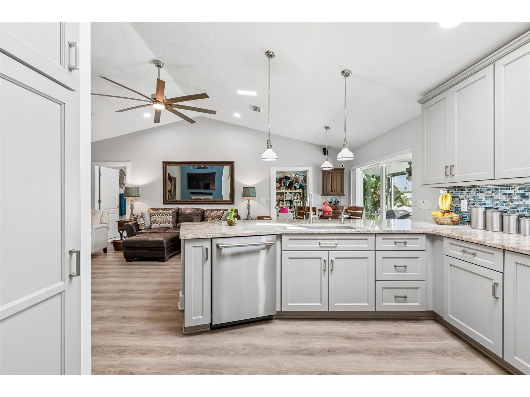 403 Flamingo Drive Apollo Beach FL 33572 TB8505656 image21