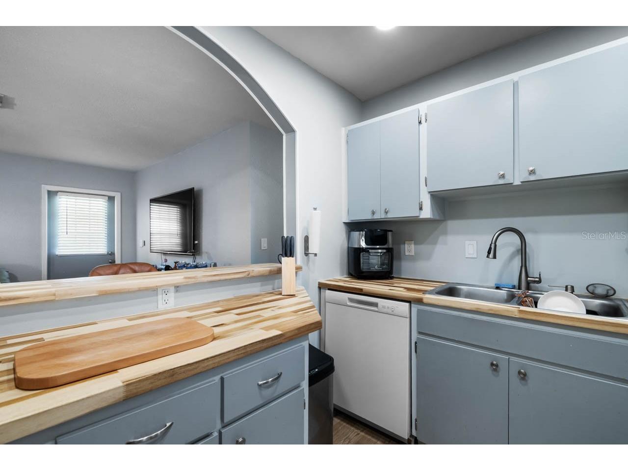 403 Fulham Court #B Sun City Center FL 33573 TB8403268 image11