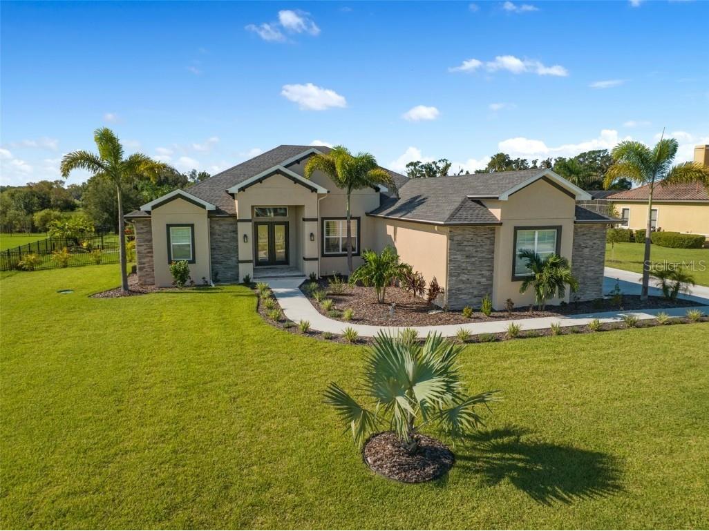 403 Hawk Talon Drive Lithia FL 33547 T3478885 image1