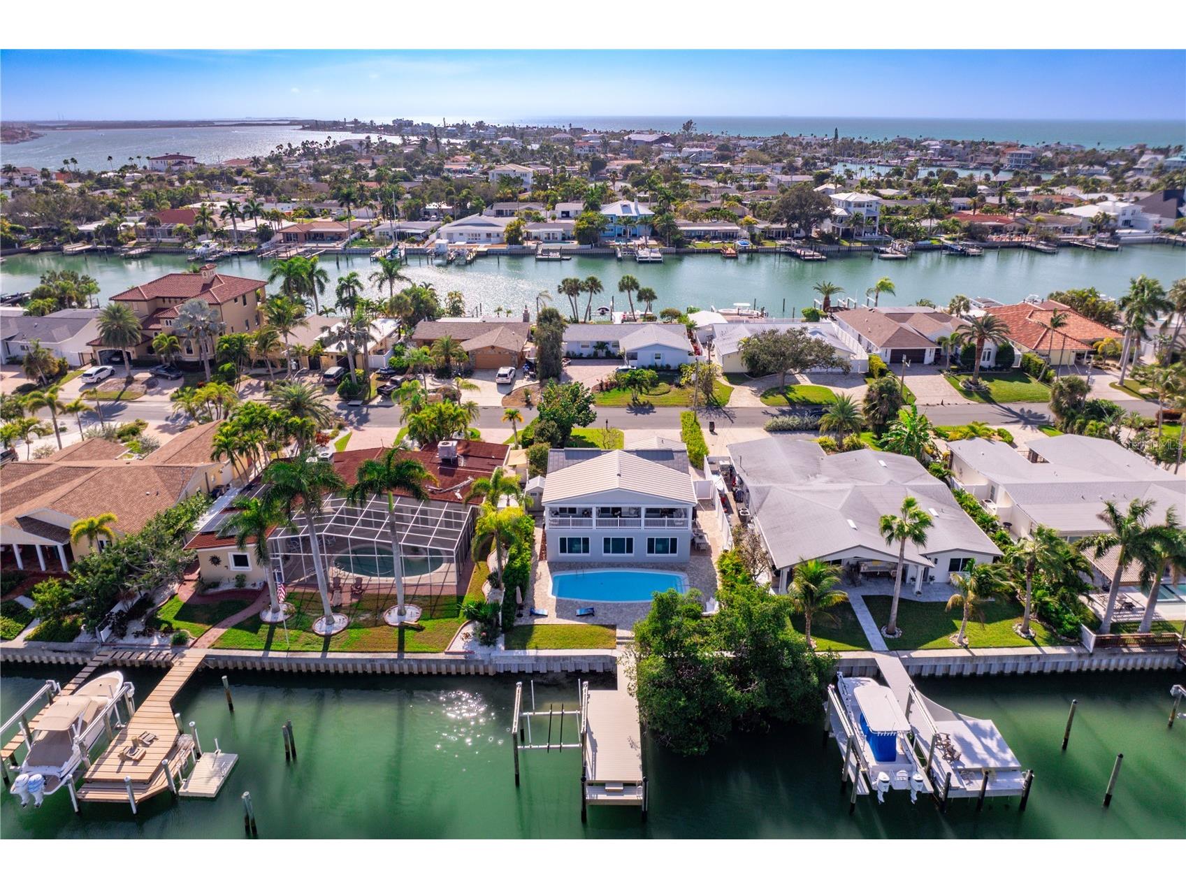 403 Hermosita Drive Saint Pete Beach FL 33706 - PASS A GRILLE BACK CHANNEL TB8442985 image1