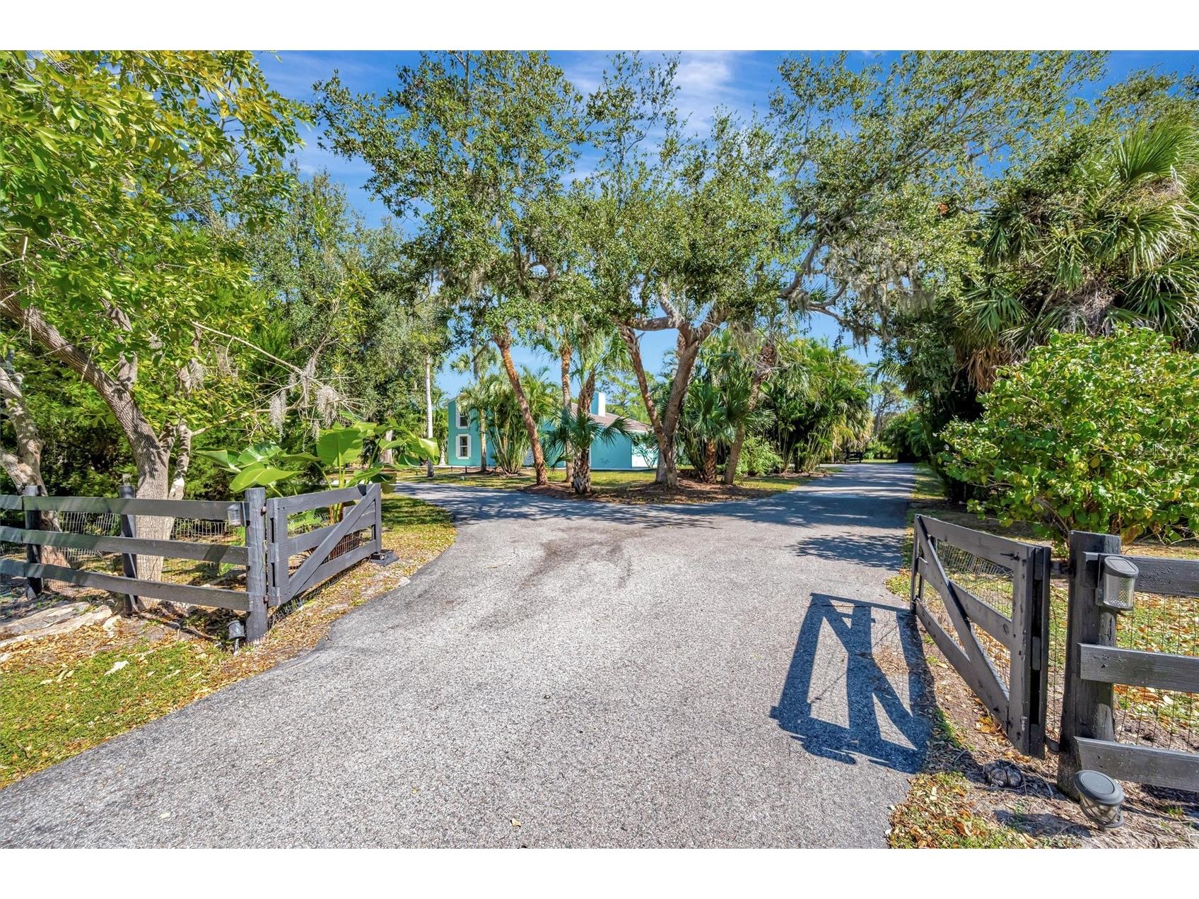 403 Longbow Trail Osprey FL 34229 A4672081 image83