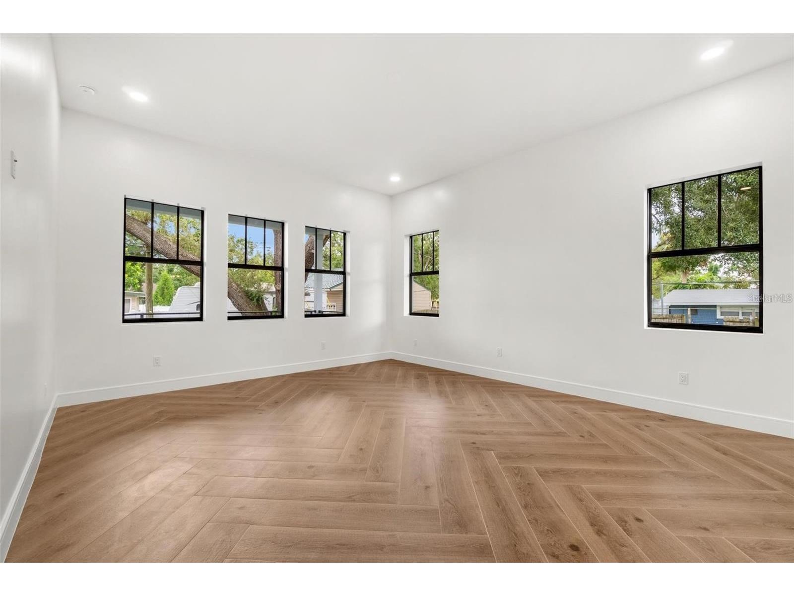 403 Park Blvd Oldsmar FL 34677 TB8525857 image10