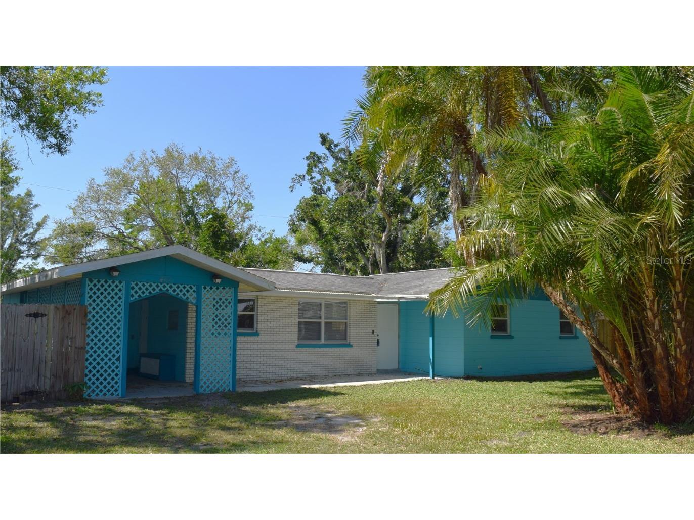 403 Pinewood Avenue Nokomis FL 34275 A4563636 image1
