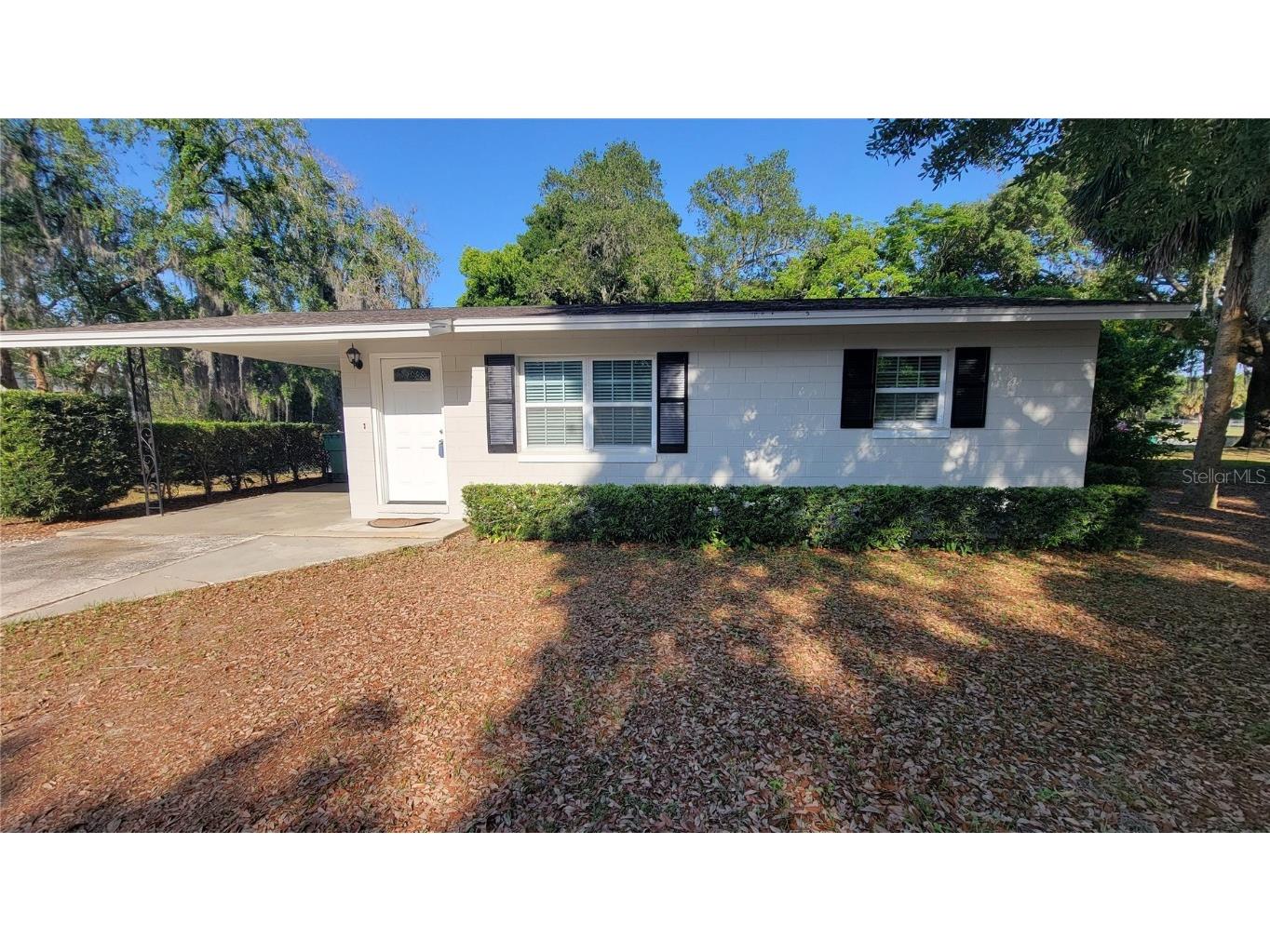 403 Sunny Court Fruitland Park FL 34731 O6198237 image1