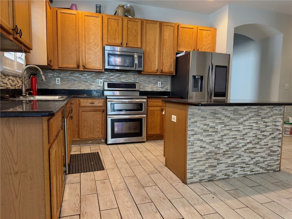 403 Thicket Crest Road Seffner FL 33584 A4670911 image9