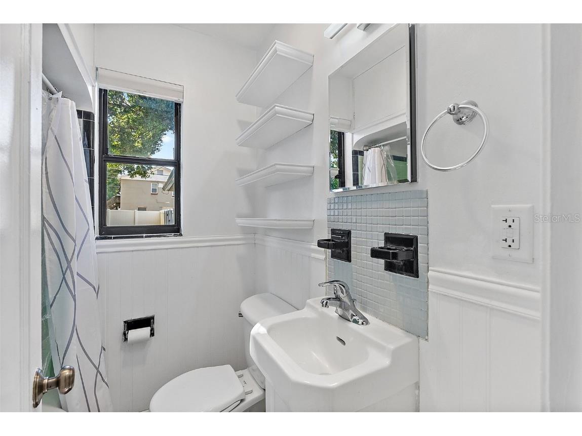 4030 3rd Avenue N Saint Petersburg FL 33713 TB8446728 image12