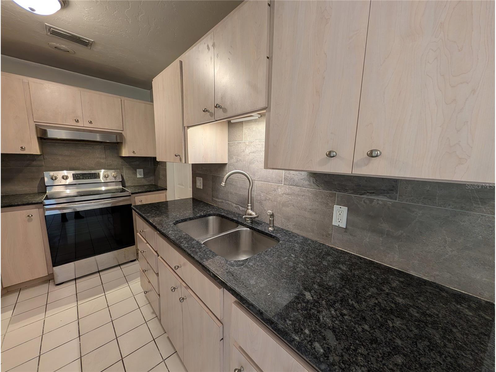 4031 Iola Drive Sarasota FL 34231 A4695471 image4