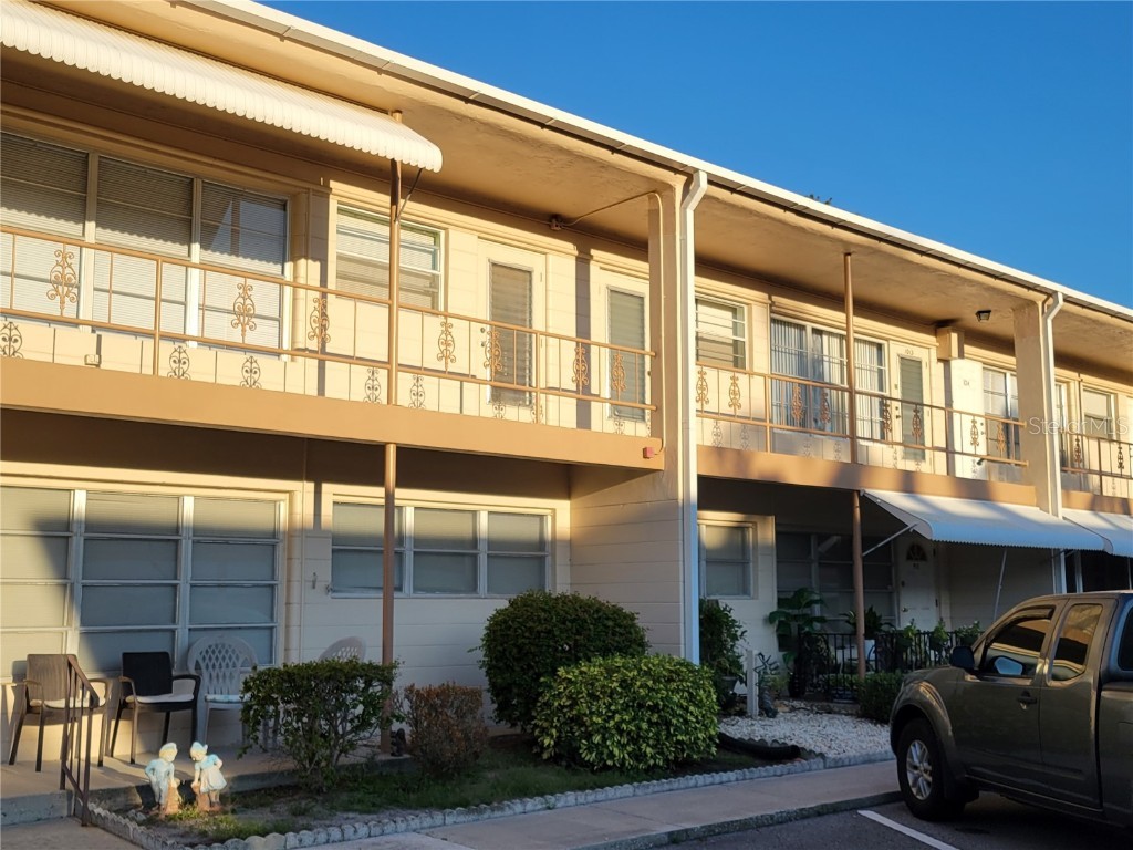 4032 55th Way N #1013 Kenneth City FL 33709 U8137679 image1