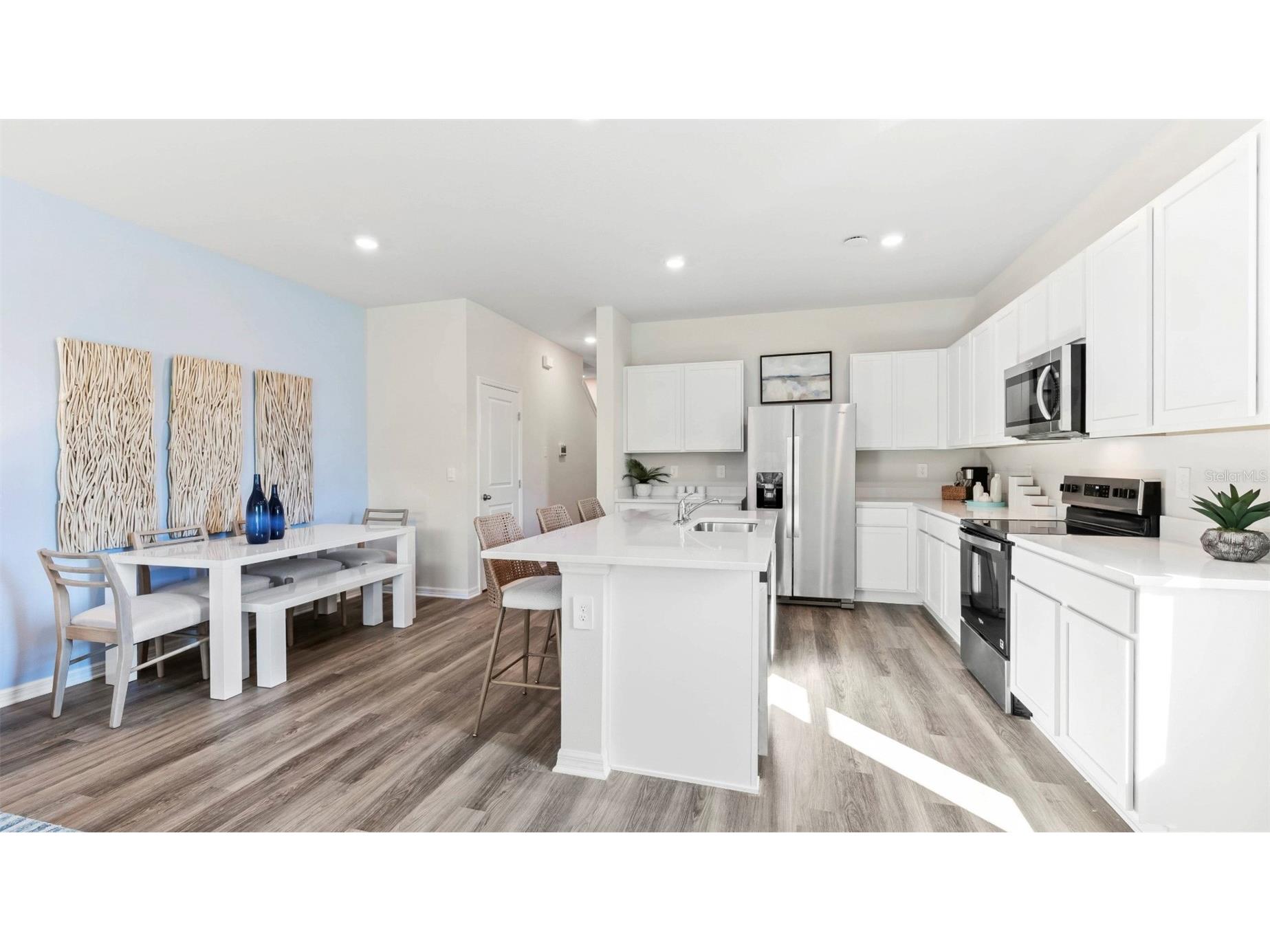 4032 Gold Dust Lane Sarasota FL 34243 A4684718 image9