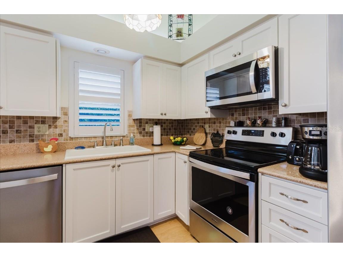 4032 Salem Square Court Palm Harbor FL 34685 TB8384403 image12