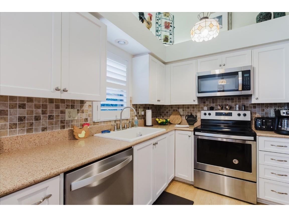 4032 Salem Square Court Palm Harbor FL 34685 TB8384403 image15