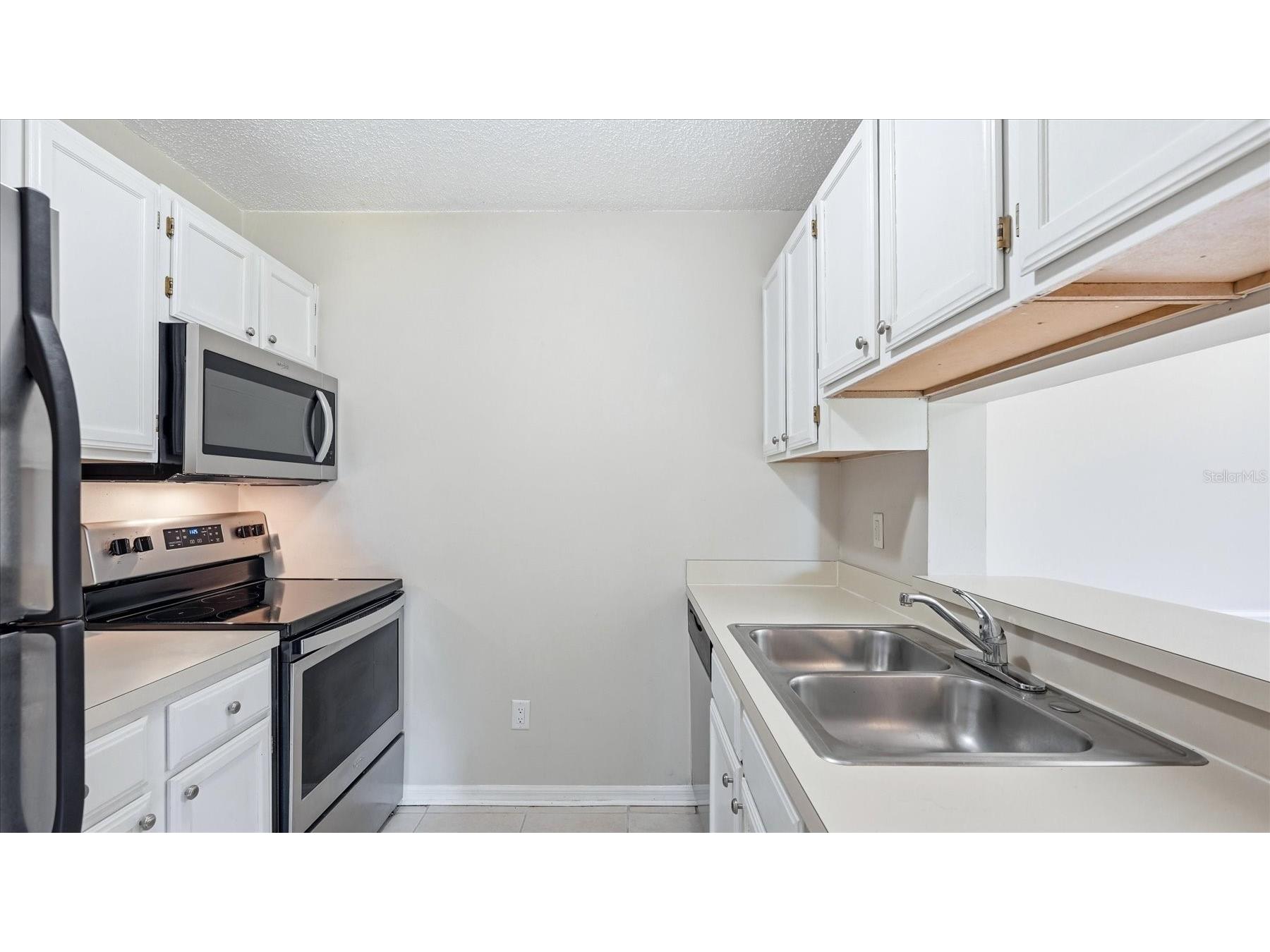 4033 Crockers Lake Boulevard #28 Sarasota FL 34238 A4691779 image12