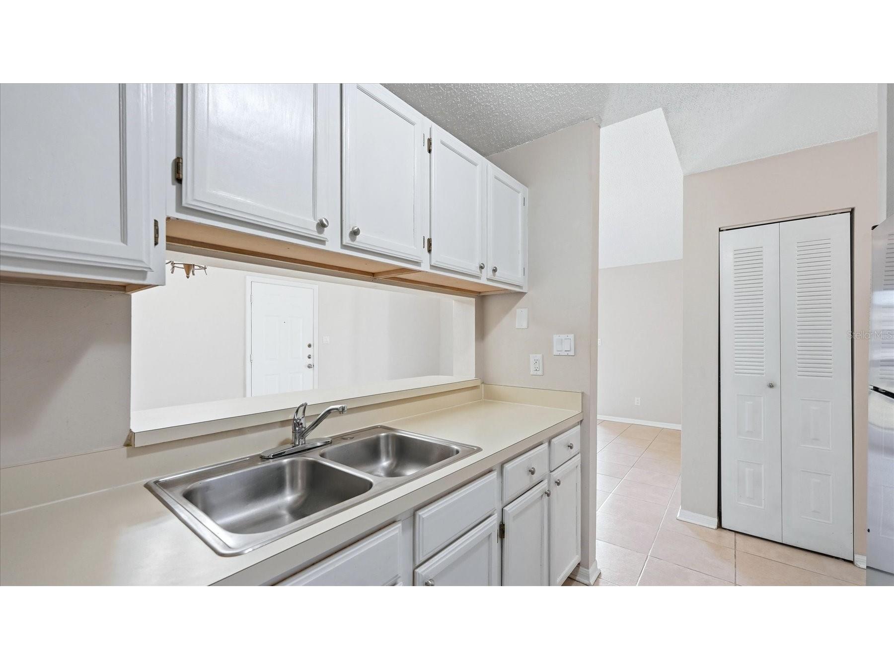 4033 Crockers Lake Boulevard #28 Sarasota FL 34238 A4691779 image13