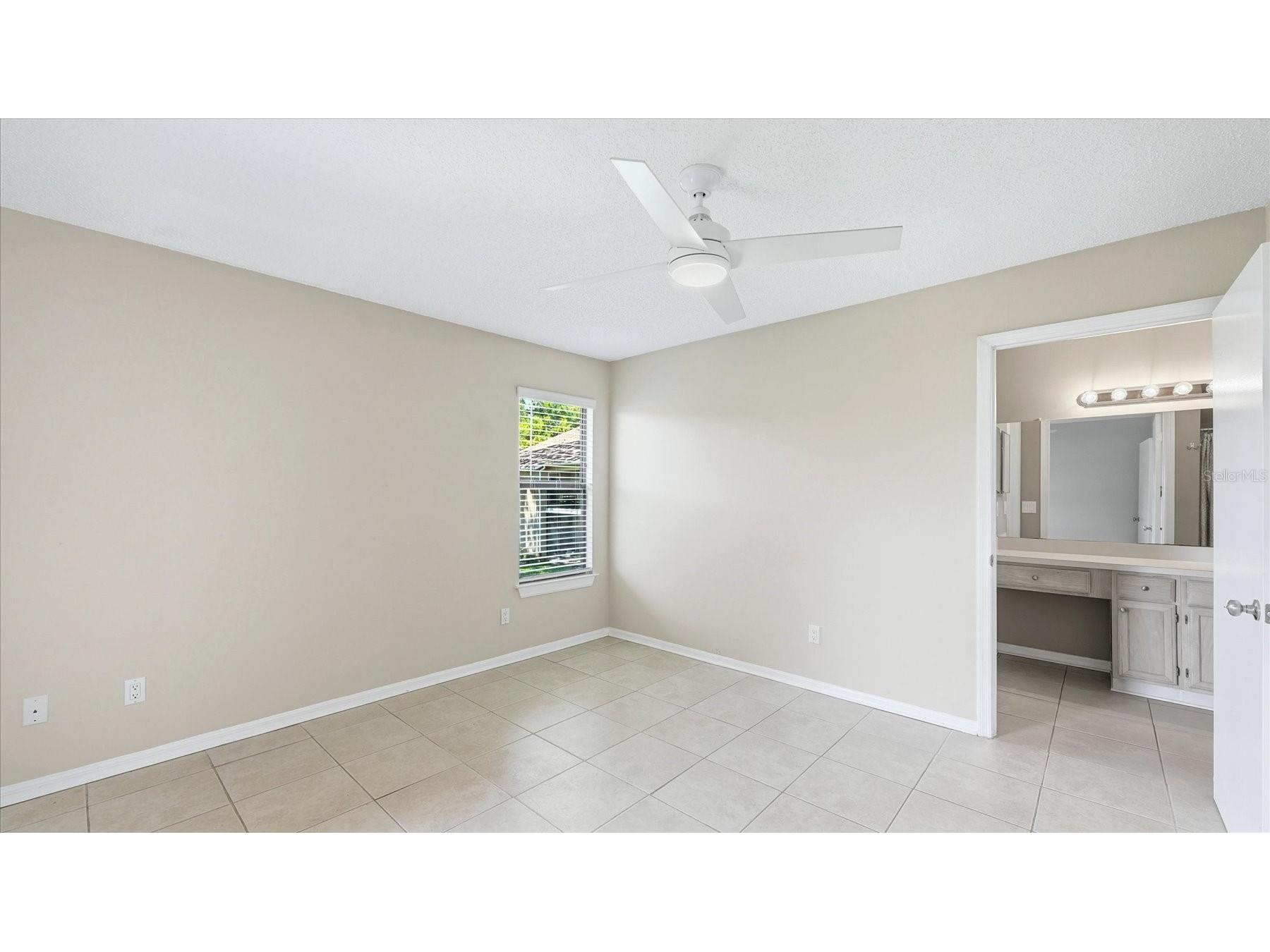 4033 Crockers Lake Boulevard #28 Sarasota FL 34238 A4691779 image14