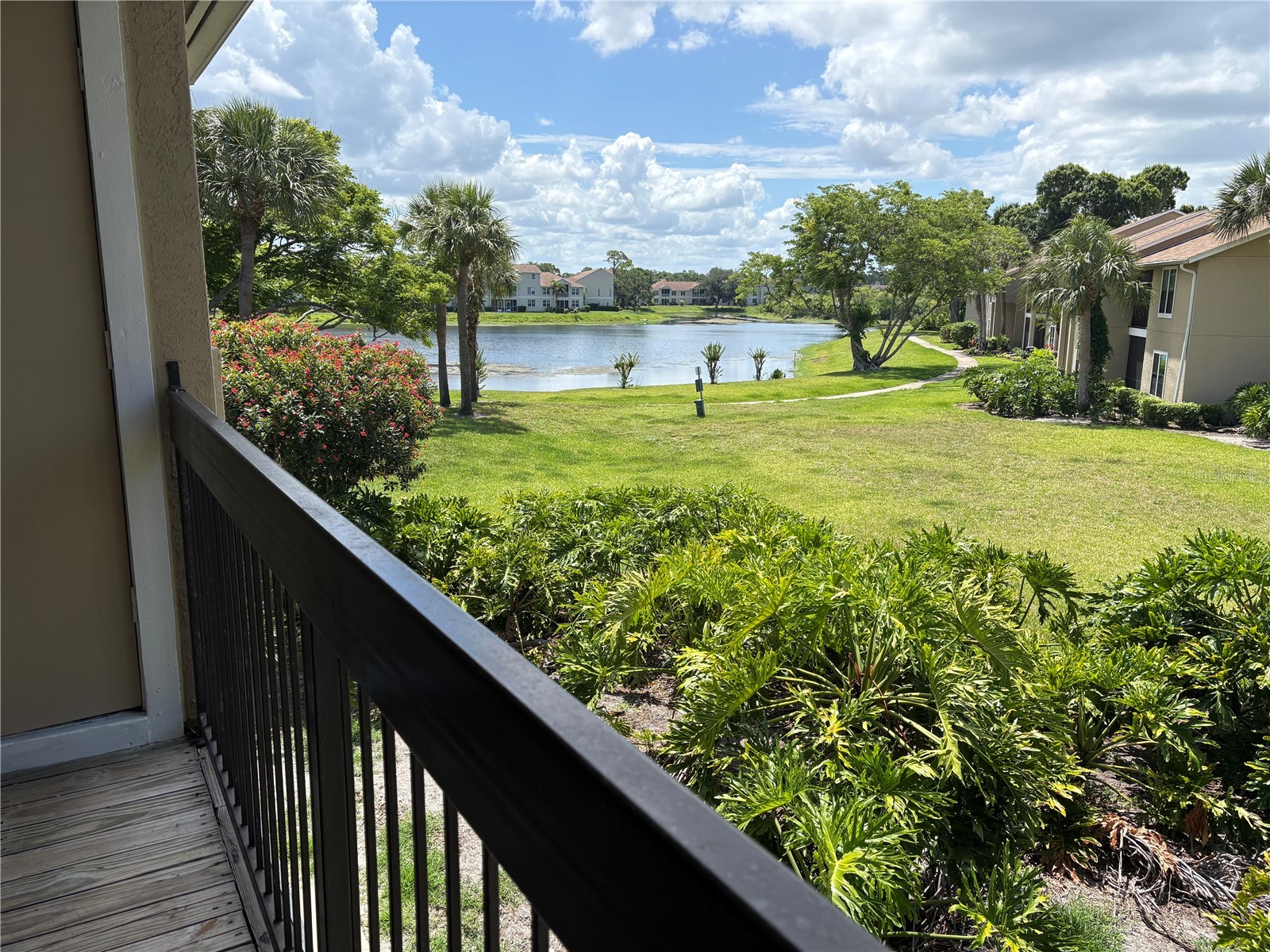 4033 Crockers Lake Boulevard #28 Sarasota FL 34238 A4691779 image2
