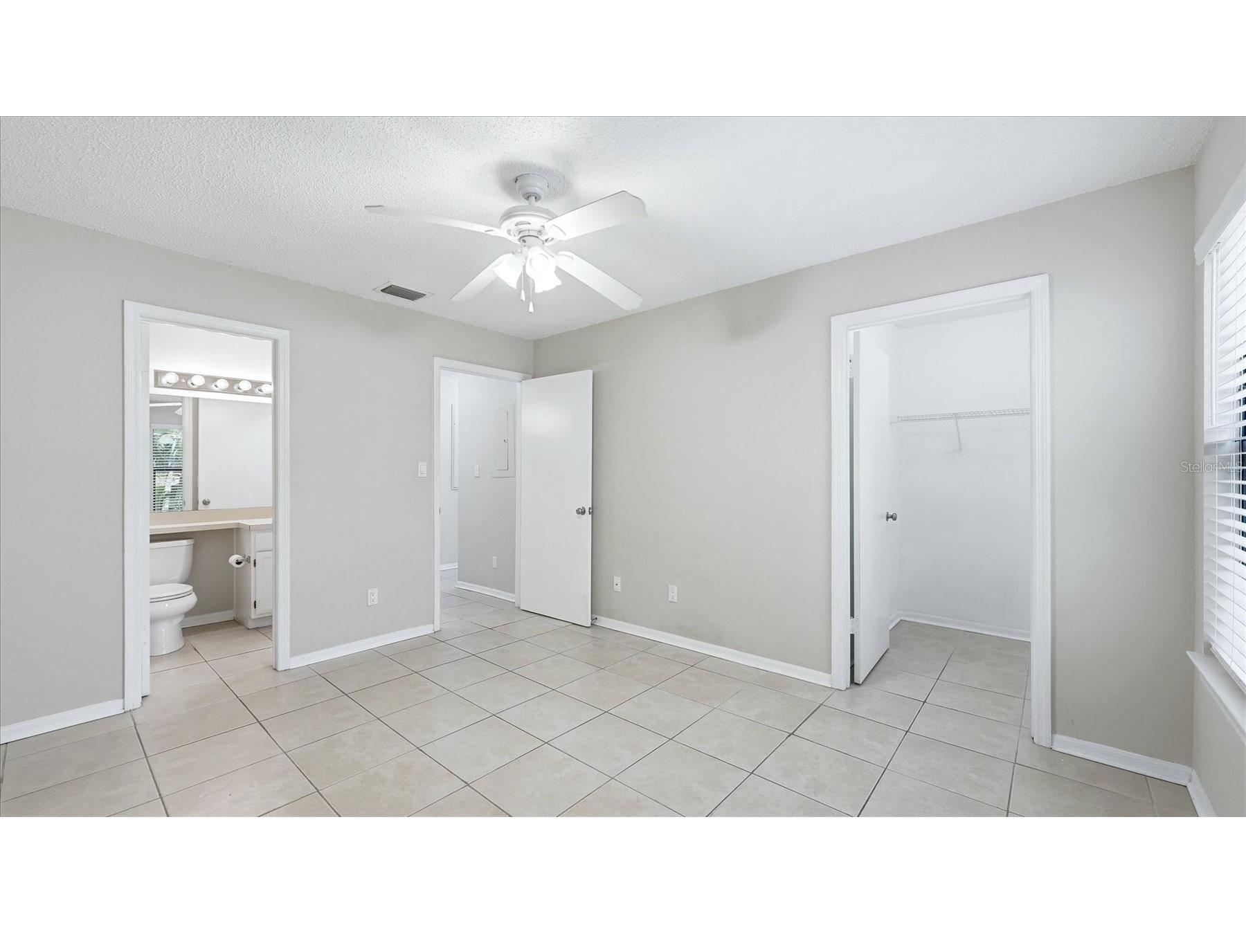 4033 Crockers Lake Boulevard #28 Sarasota FL 34238 A4691779 image23