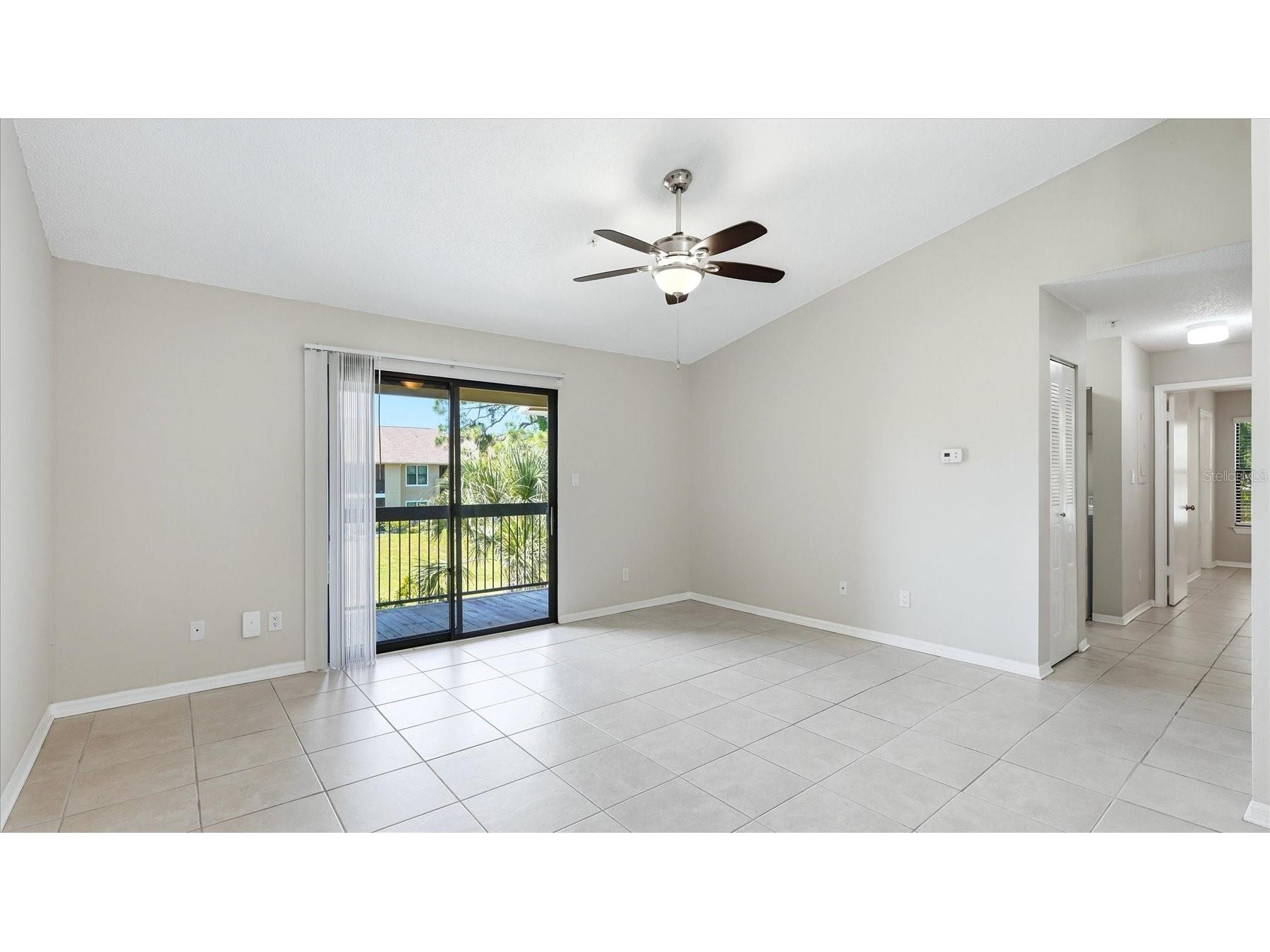 4033 Crockers Lake Boulevard #28 Sarasota FL 34238 A4691779 image5